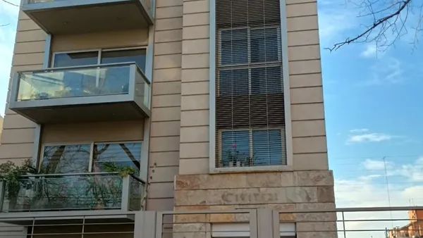 Departamento en Emilio Civit 521,piso 1,depto B .Ciudad