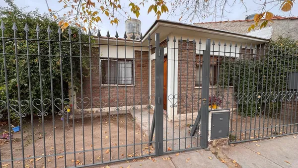 Casa en Peregrina Torres 3027. Maipu
