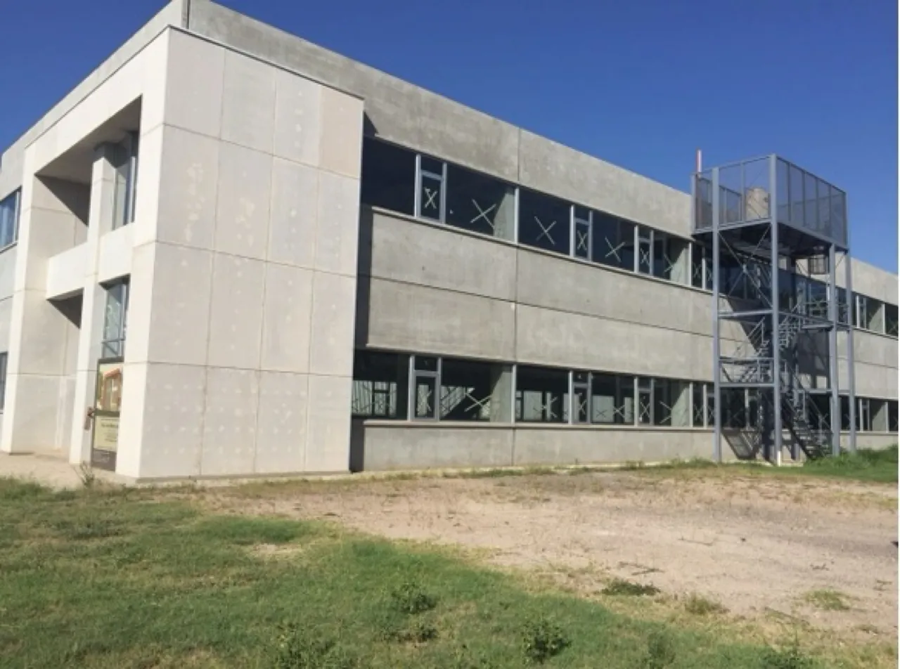 Oficina en Av Berritella 0