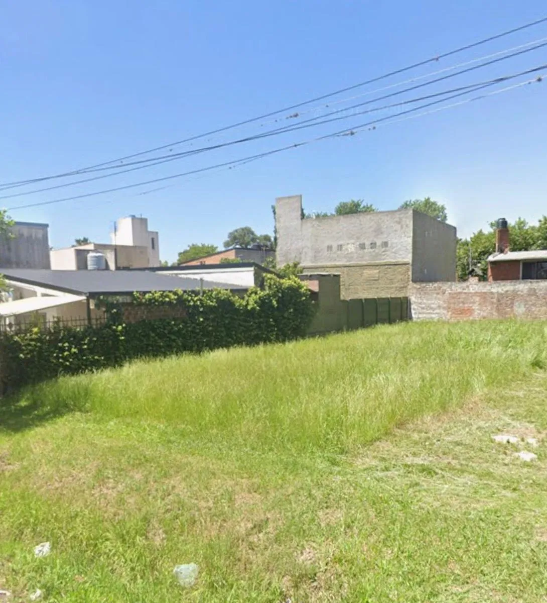 Terreno en El Rosedal al 2500