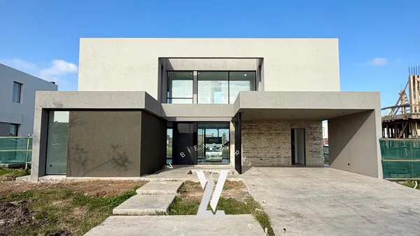 Casa en Au BSAS - La Plata 31