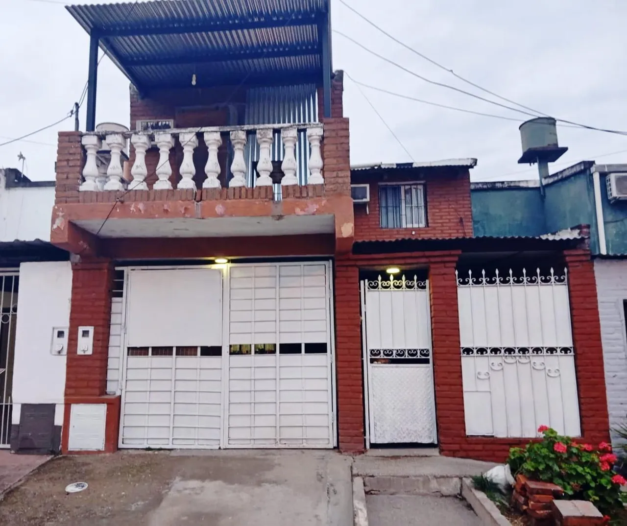 Departamento en vendo duplex apto credito en Guemes y camino de sirga