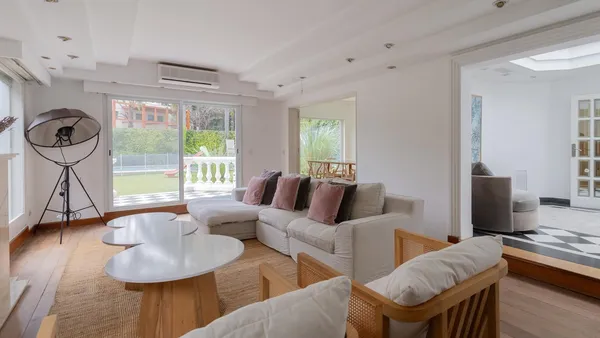 Casa en Avellaneda al 3000 - Barrio Cerrado