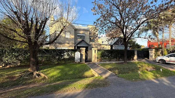 Casa en Ugarteche al 1200