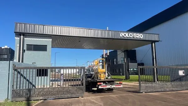Galpon en Avenida 520 y 197 . Deposito en Polo 520.