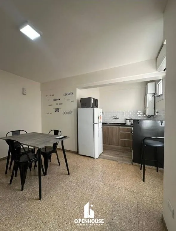 Departamento en AV. PEDRO MOLINA