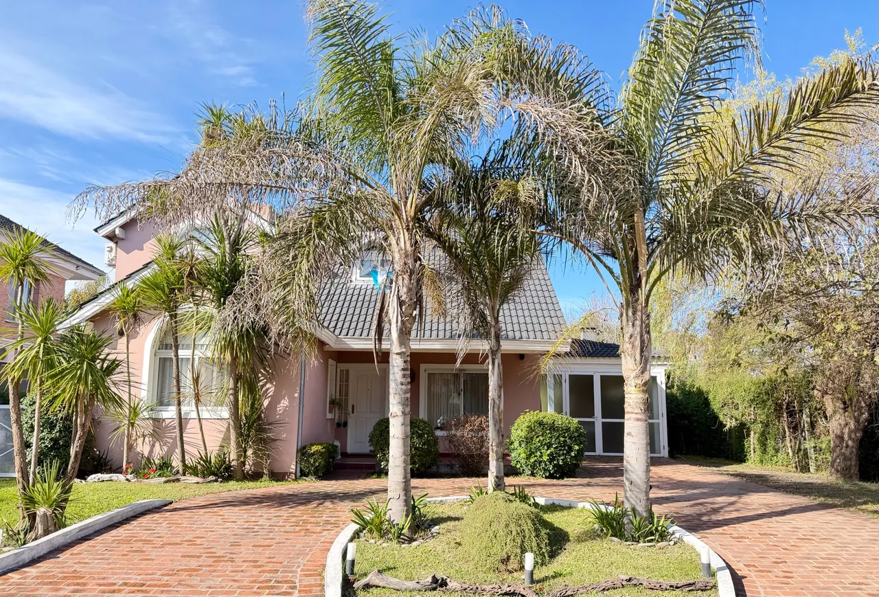 Casa en Horacio quiroga al 4900