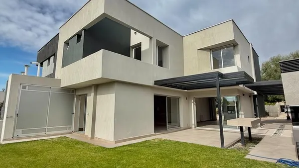 Casa en BARRIO DALVIAN