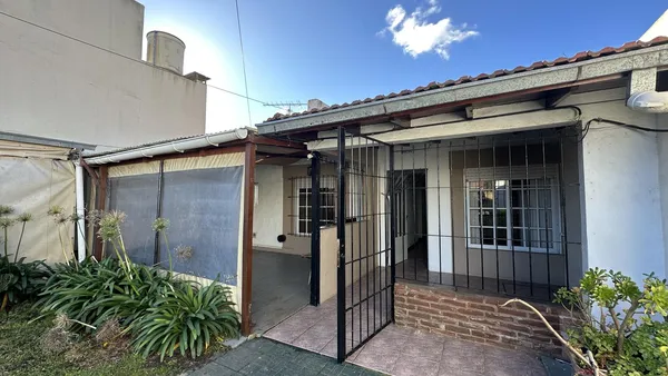 Casa en Caseros al 5300