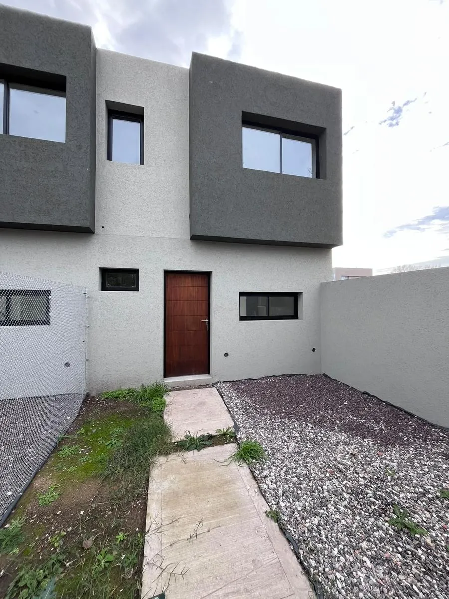 Casa en Parravicini al 9000