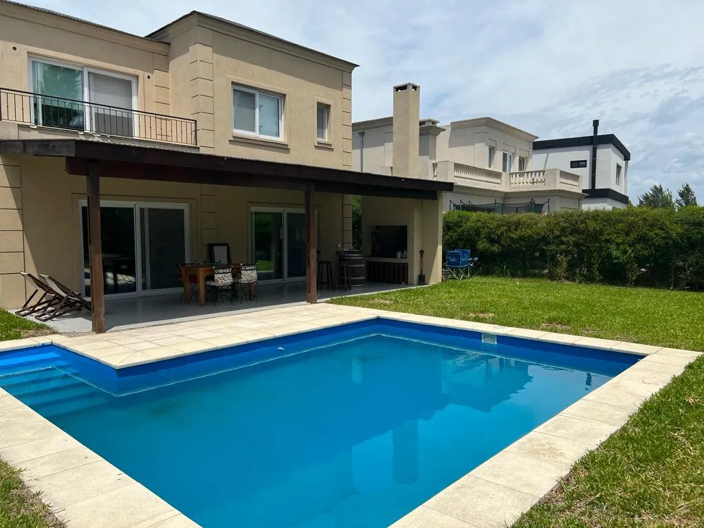 Casa en Venta Casa 5 amb. 550 M2 c/Piscina barrio Los Castaños Nordelta Tigre