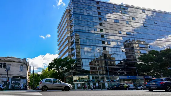 Oficina en Av LIbertador 5900