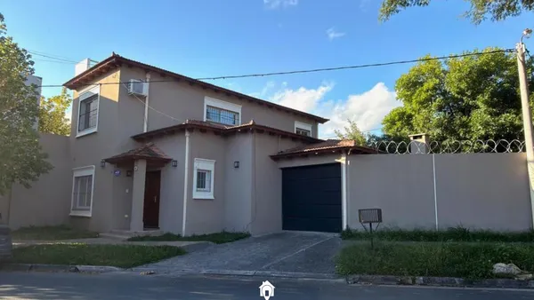 Casa en Los Pacaras y Las Acacias