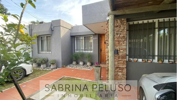 Casa en mariano acosta al 600