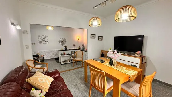 Casa en Av. Directorio al 1200