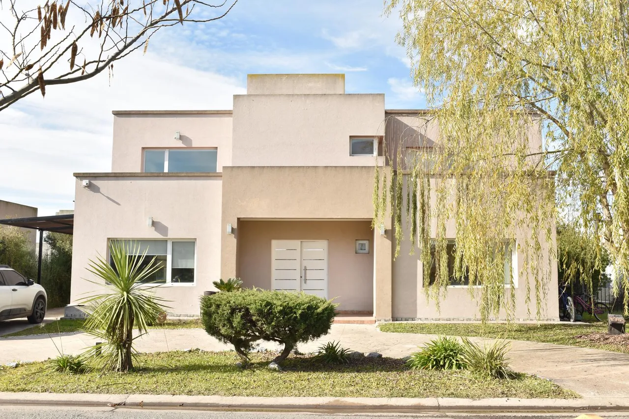 Casa en Barrio La Horqueta de Echeverría