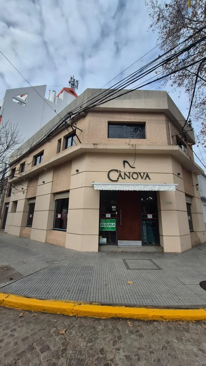 Local Comercial en Sarmiento esquina Alvear