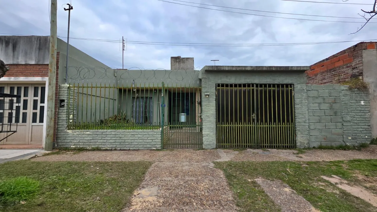Casa en 12 de infanteria al 2300