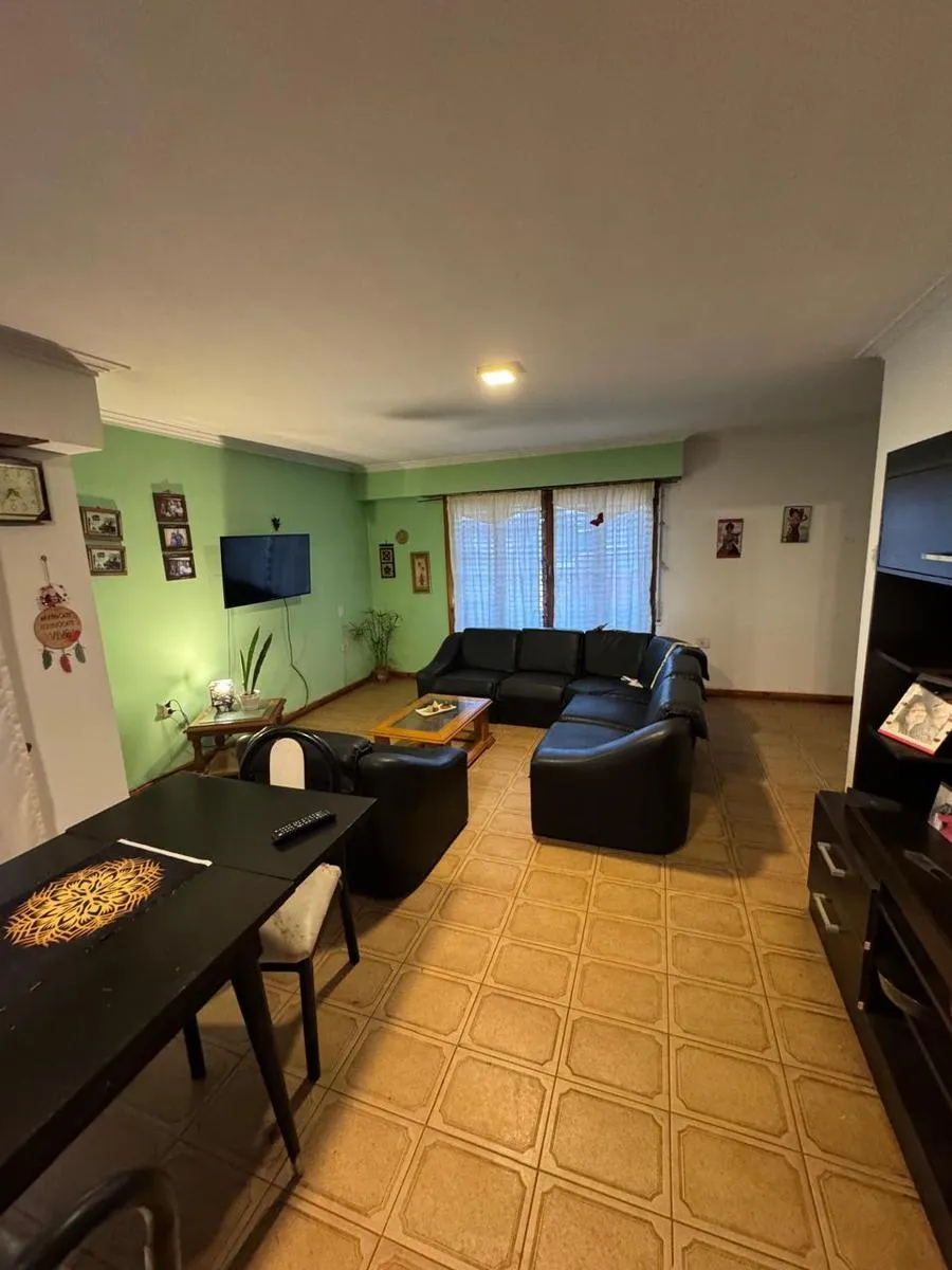 Casa en LUIS AGOTE al 2100
