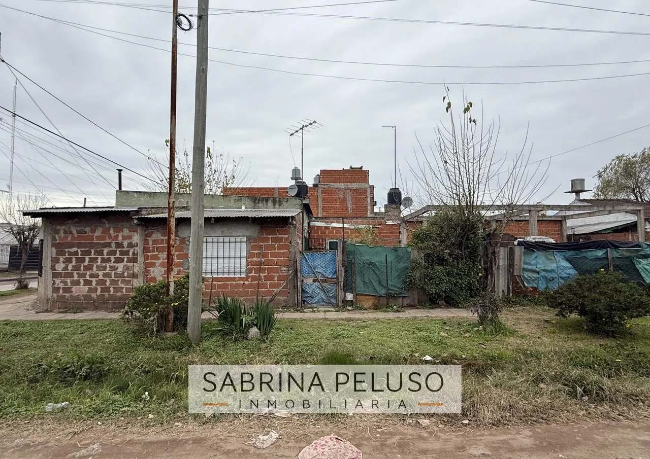 Casa en Mercedes al 2600