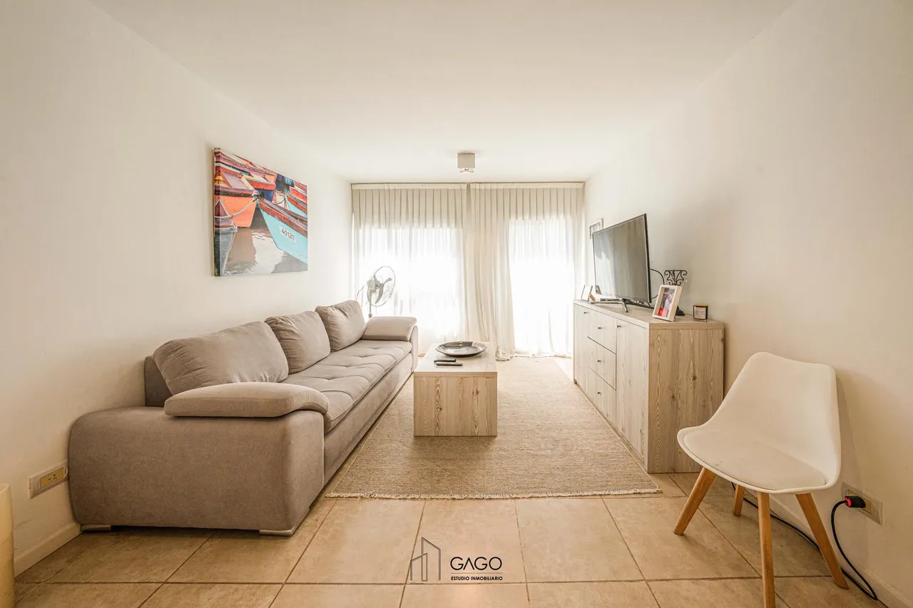Departamento en Brown al 2500