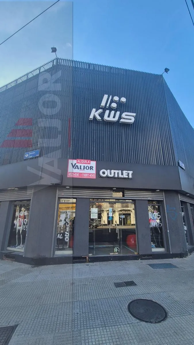 Local Comercial en Avenida Triunvirato al 3400