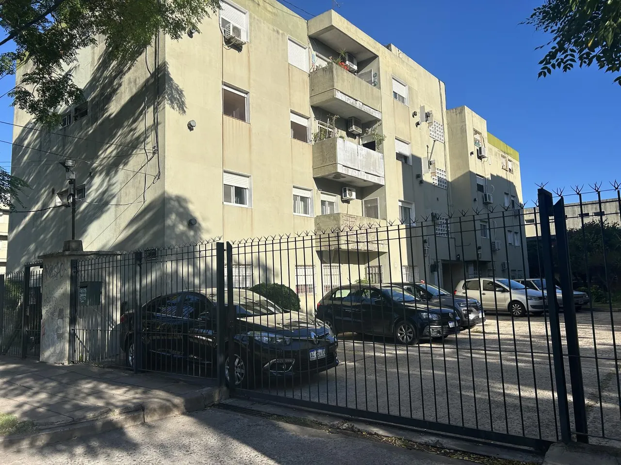 Departamento en Guido al 1000 BECCAR DEPARTAMENTO EN VENTA 4 AMBIENTES CON COCHERA