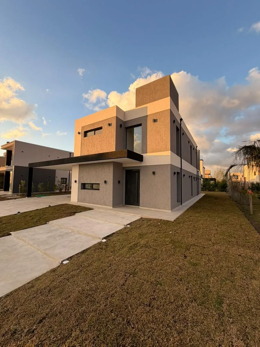 Casa en LAGOS DE CANNING 1