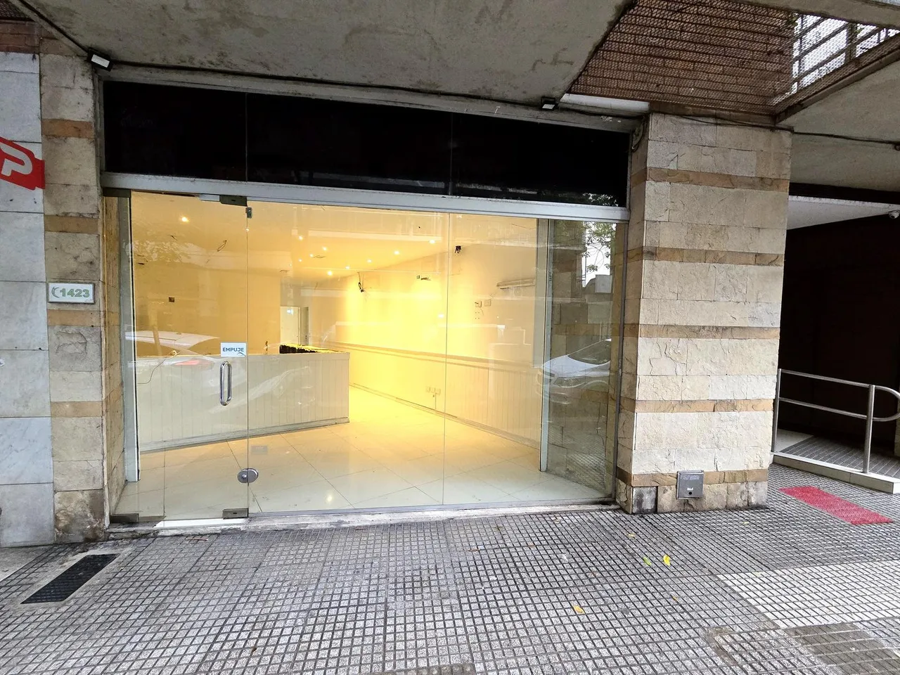 Local Comercial en Soldado de la Independencia al 1400