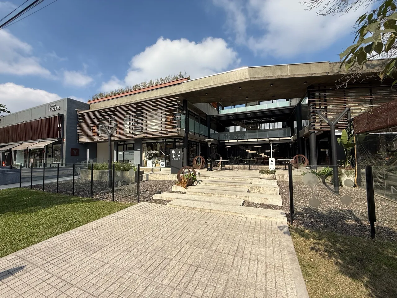 Local Comercial en San Lorenzo al 100, esq. Pringles
