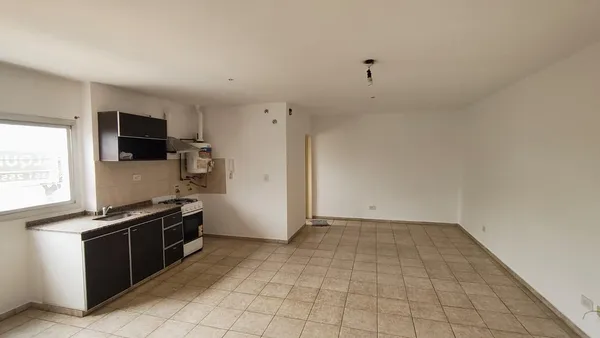 Departamento en ALQ. EXC Y AMPLIO MONOAMBIENTE $370.000 - AV. PATRIA 1562!!!