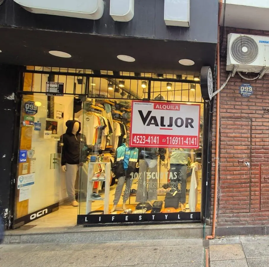 Local Comercial en Bauness al 2300