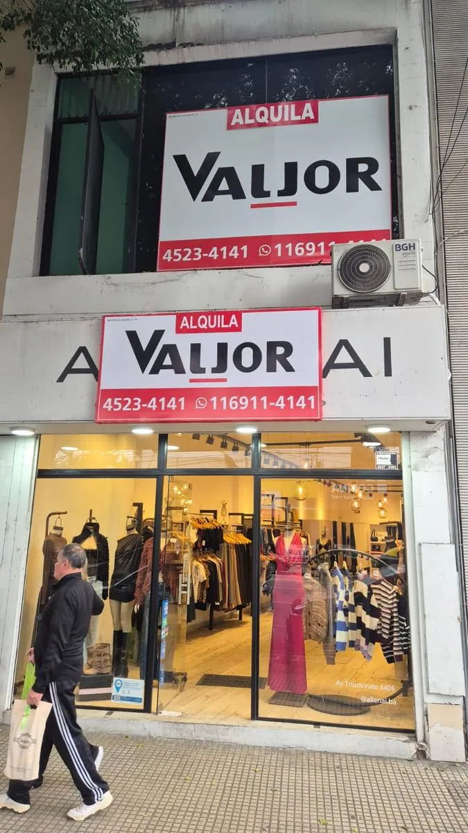 Local Comercial en Triunvirato al 4400