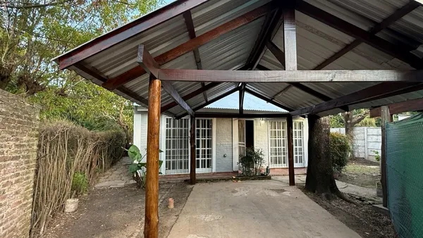 Casa en San Salvador al 1200