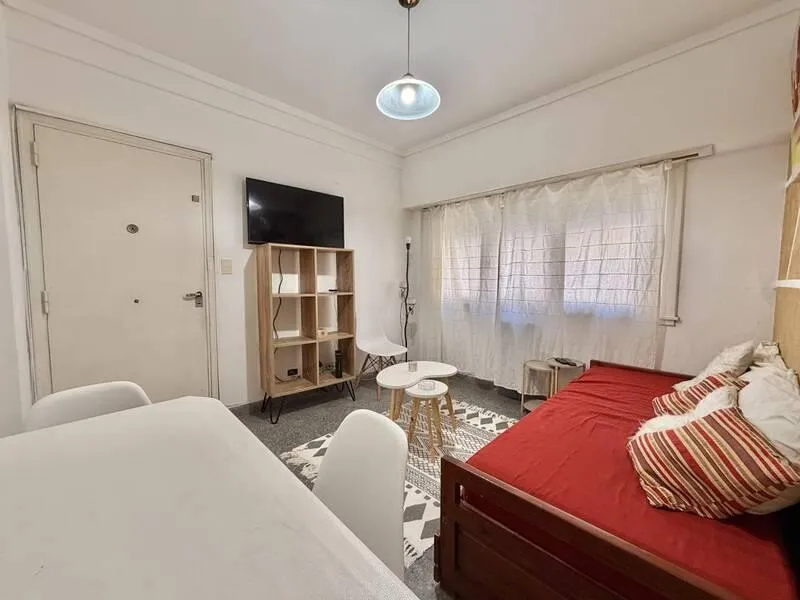 Departamento en MORENO al 2200