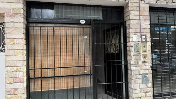 Local Comercial en Montañeses al 2500