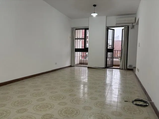 Departamento en Av. Pellegrini y Sarmiento