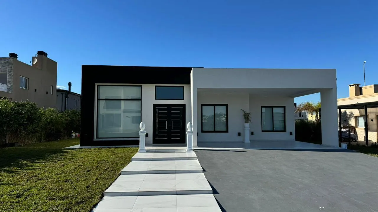 Casa en Sargento cabral al 5300