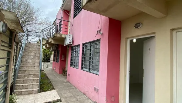 Departamento en Charlone al 1800