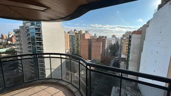 Departamento en DERQUI al 400