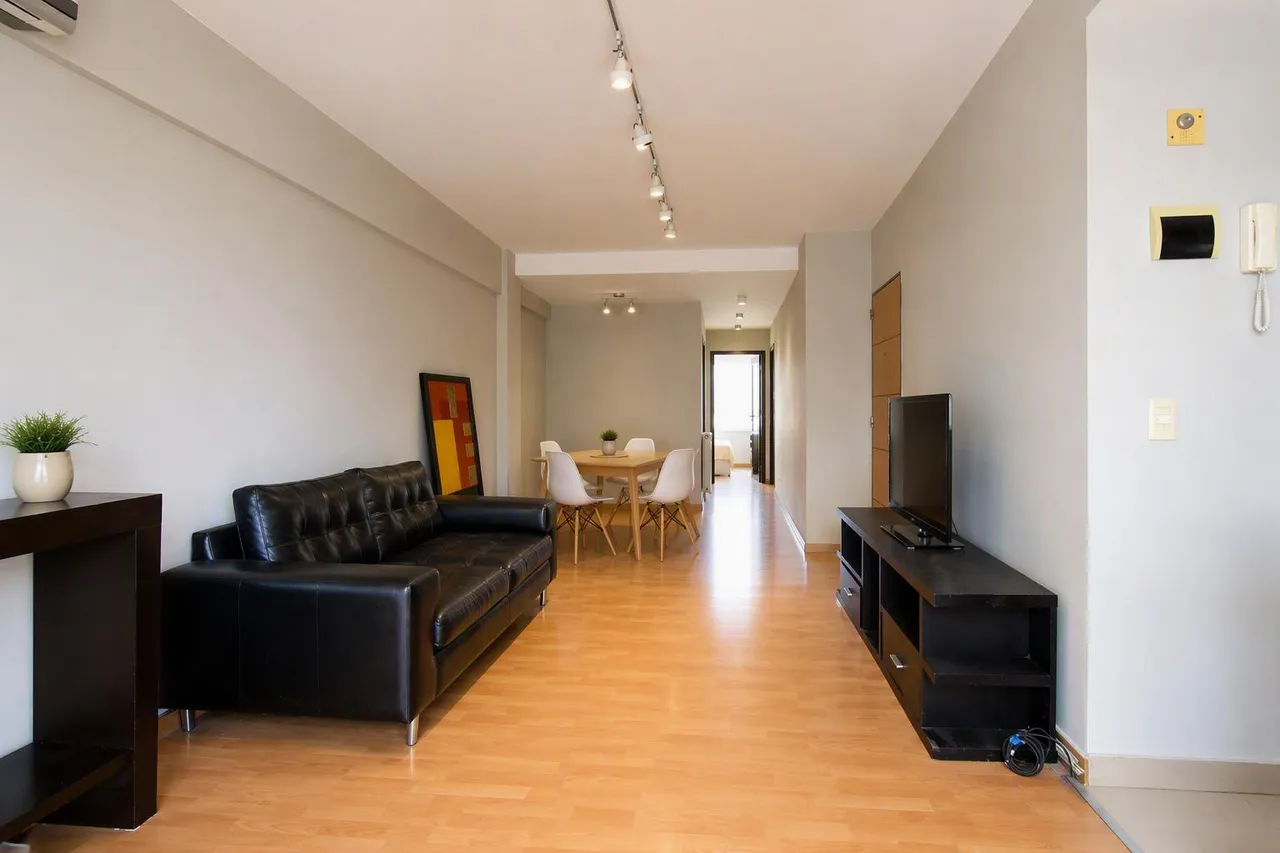 Departamento en juan bautista alberdi al 1200