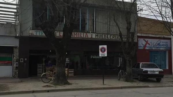 Local Comercial en 30 e/ 27 y 29 - Veronica