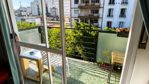 Departamento en TELMO HOUSE– Espacios amplios y esencia porteña