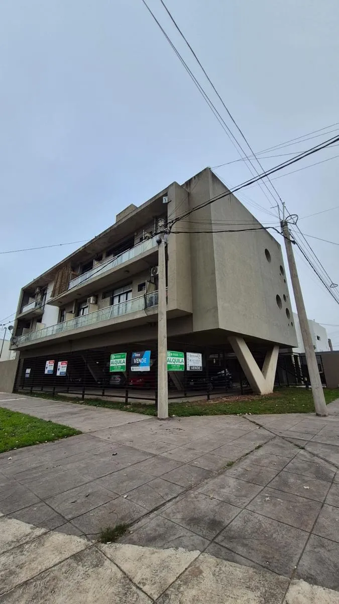 Departamento en Melvin Jones al 1000