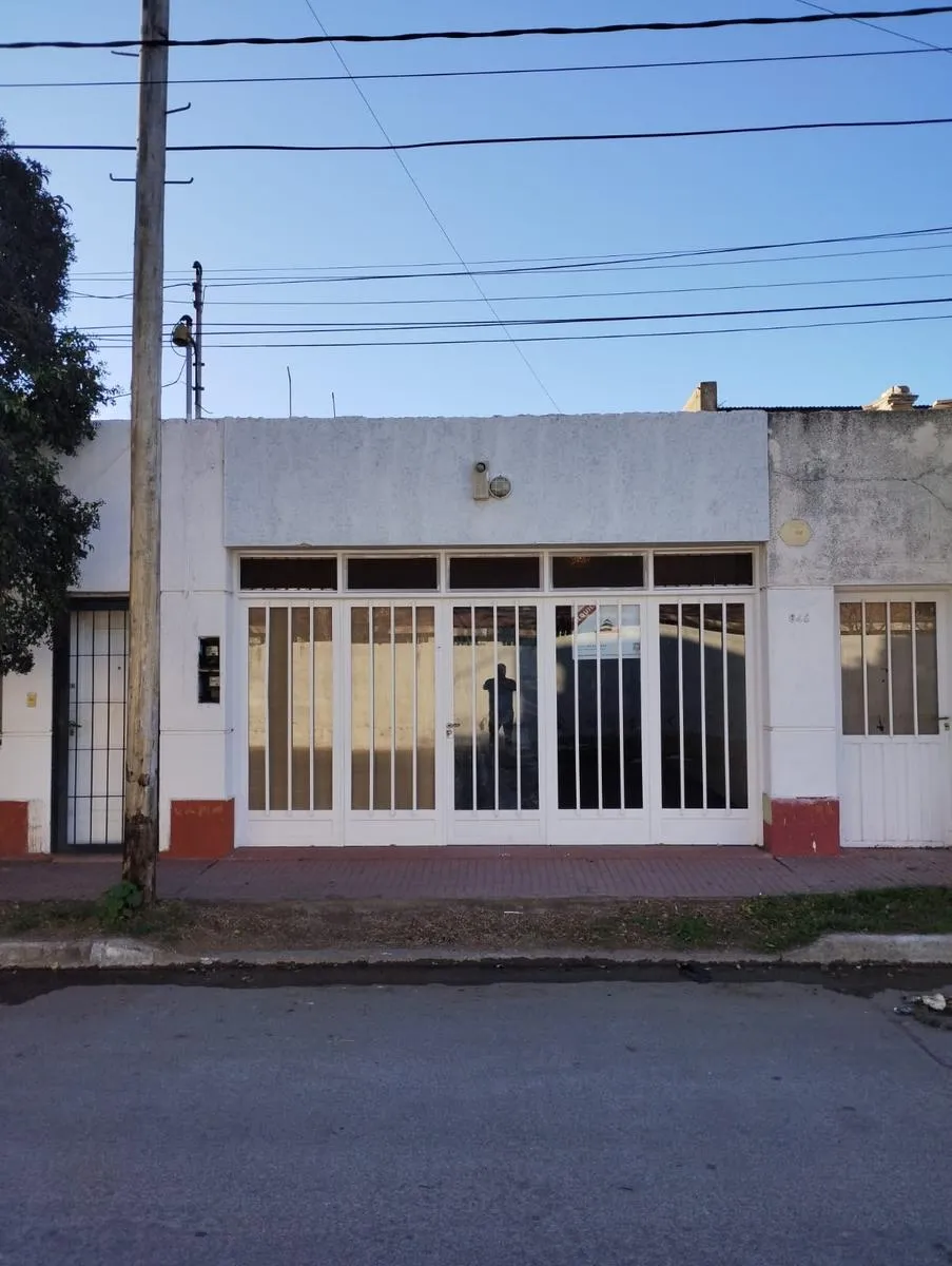Local Comercial en Las Chacras al 800 (Zona Aristobulo del Valle y Justo Daract)