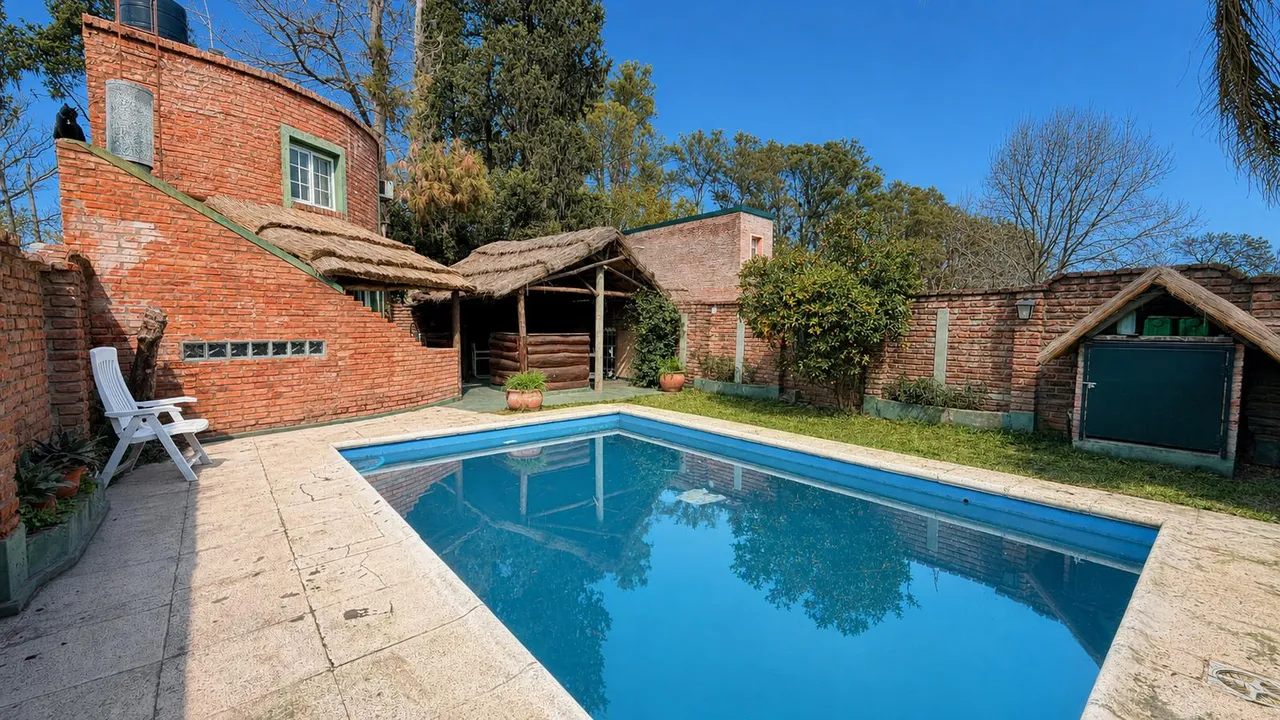 Casa en Av. del Rosario al 2400