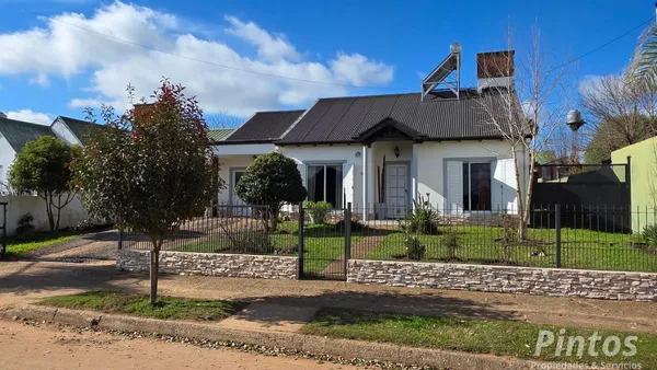 Casa en Mitre entre Buenos Aires y Antón