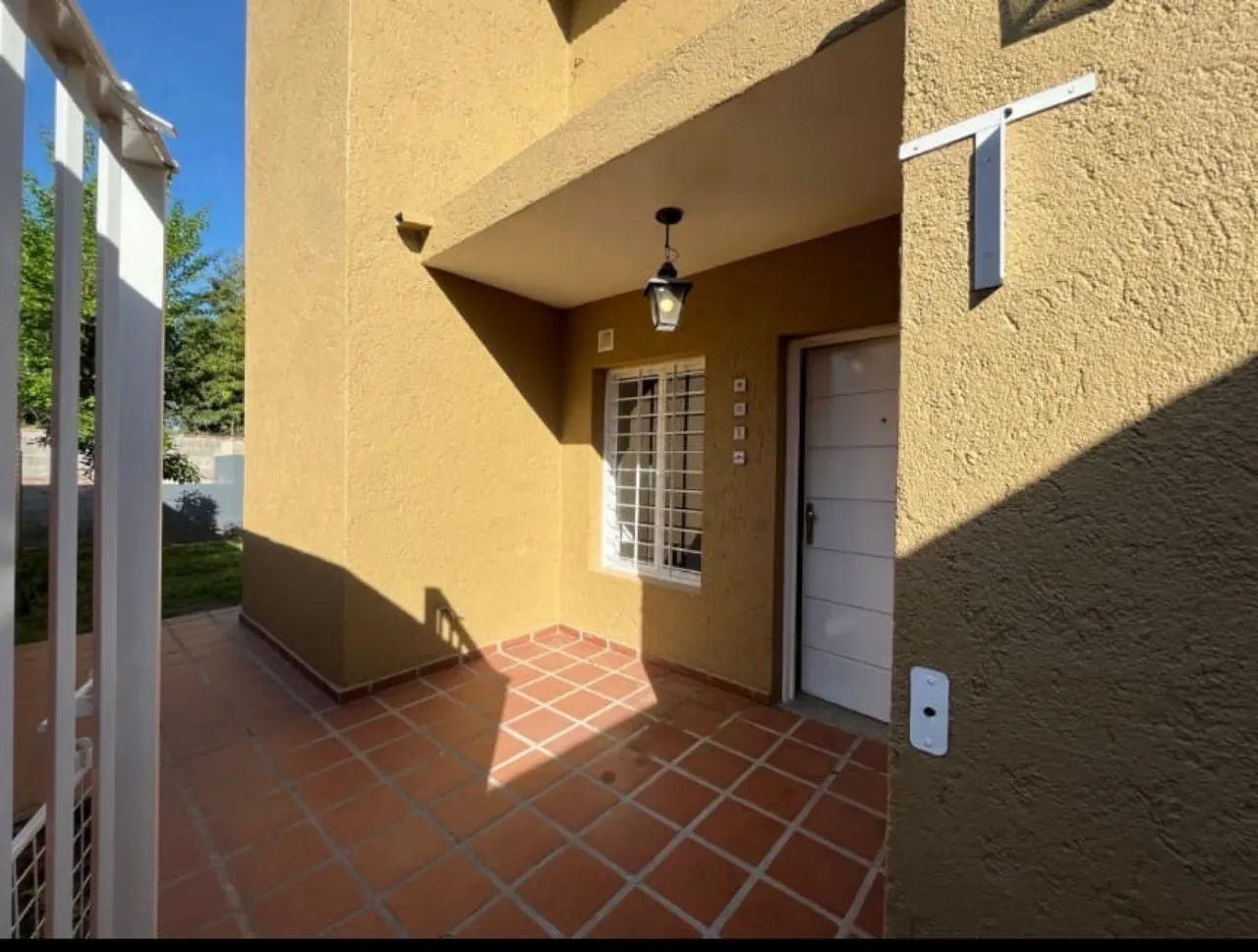 Casa en Pampas al 7800