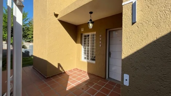 Casa en Pampas al 7800