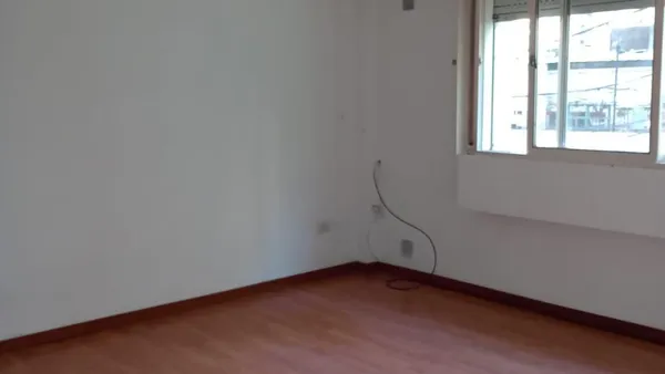 Departamento en Moreno bis 81